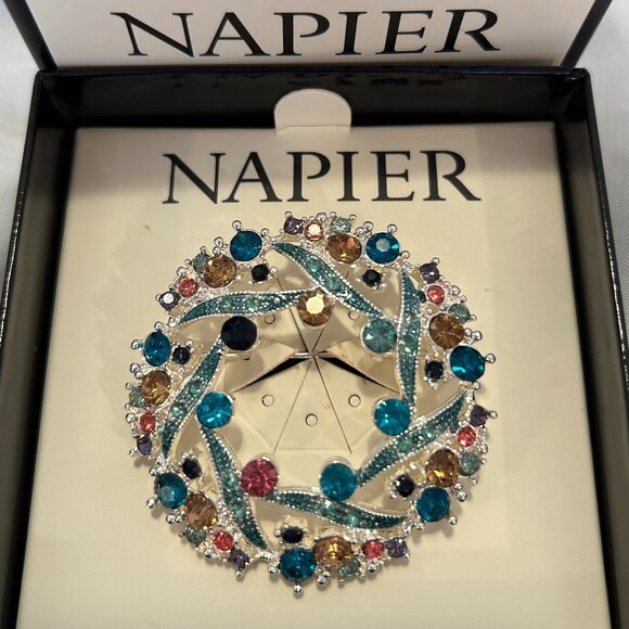 Napier Silver Rhinestone Wreath Brooch - Picture 4 of 4